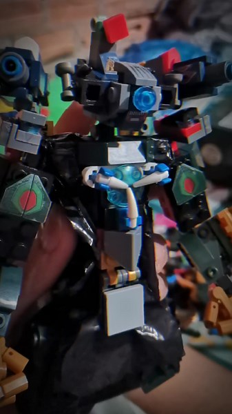 Lego Titan Speakerman Camera Man Tutorial