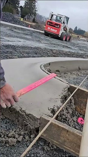 Rolled curb and gutter how we finish a CURB step by step #concrete #concretework #concretelifting