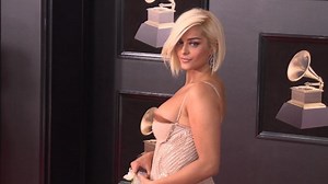 Singer claims designers won't dress her for Grammys