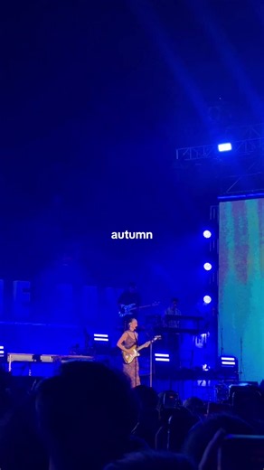 niki membawakan autumn pada gelaran prambanan jazz 2026 #niki #nikizefanya #prambananjazz