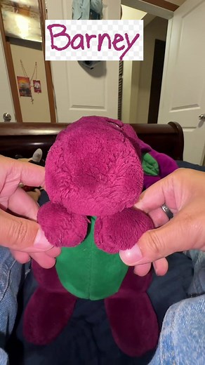 Barney Dakin 1990 Plush Sings Merry Christmas