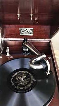 Victor Victrola VV-50 Portable Early 1920s Record Player