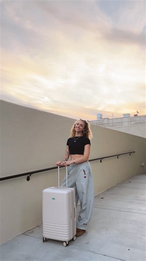 ash morgan | If you want to match me, from Nov 15-Dec 14, all purchases of designated @bagsmart_official luggage bundles include extra discounts + a... | Instagram