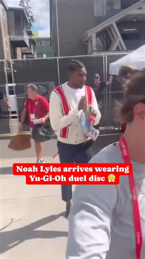 276K views · 2.8K reactions | You never know when the Yu-Gi-Oh duel disc comes in handy | Yahoo Sports | Facebook