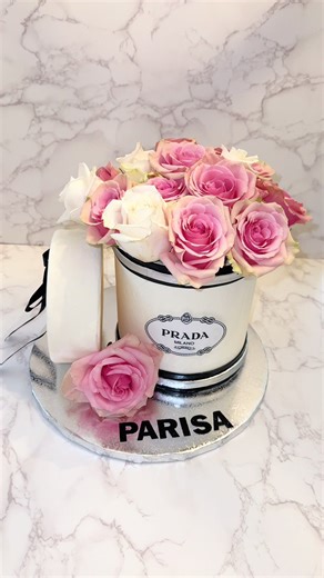 My first flower box cake! This was a last minute order, but I think it turned out pretty good. What do you think? 🌸