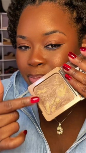 @COVERGIRL is giving us bronzed goddess energy with the new TruBlend Skin Enhancer Baked Luminous Bronzer. #covergirl #bronzer #bronzerblindness #bronzertutorial #tiktokshopstarcreator