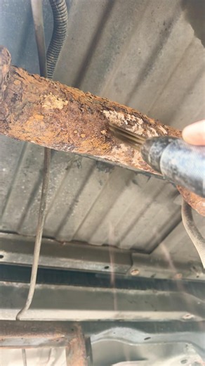 Rust removal made too easy!! 🔥💪 #mechanic #rustremoval #needlescaler