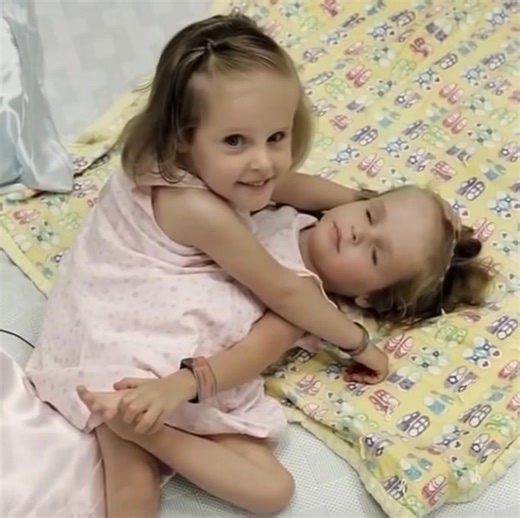 10K views · 35 reactions | Unbelievable story❗️❗️ These girls were born as siamese twins, but were successfully separated at the age of four in 2006 Now they are already 18. The sisters live independent lives, attend school, like drawing, and inspire others through social media. Have a look at the photos of the girls in the comments below” | American Dreamers | Facebook