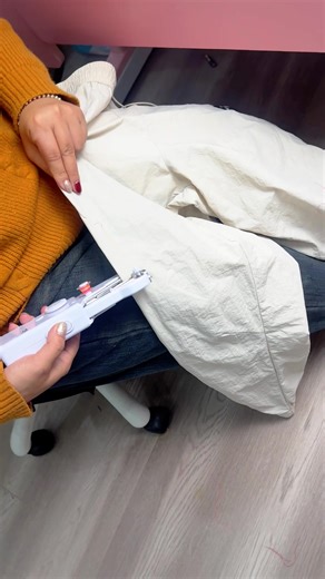 Mini Handheld Sewing Machine Tutorial: Easy Steps