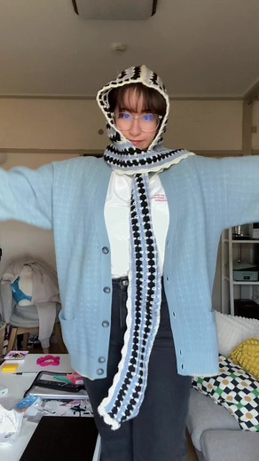 Create Your Own Stylish Hooded Scarf: The Scoodie Pattern