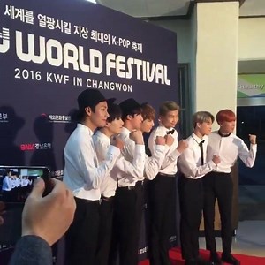 1.7K views · 655 reactions | #bts #kpopworldfestivalchangwon ©KBSWorldTV HOSIKI **Link streaming sudah di post tadi. Silahkan scroll sedikit yak ** btw, hayooooo itu rambut V dan Jin warna apa??  | BTS ARMY - Indonesia | Facebook