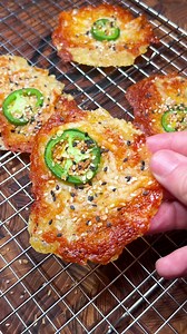 Jalapeño Cheese Crisps #easyrecipe #snack #fingerfood #footballfood #appetizer #crisp #meltedcheese | Cookingintheyard
