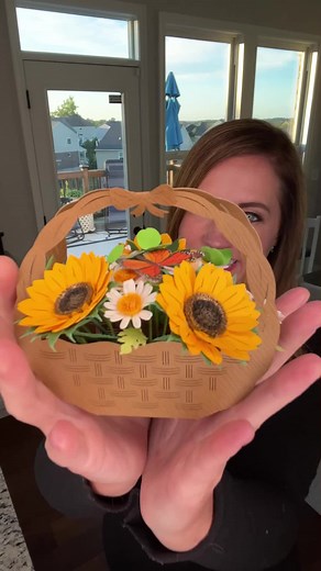 Restocked: Mini Flower Baskets! 💐 Sometimes it’s the little things! Our Mini Flower Baskets fit in the palm of your hand, making them great for desk decor, bridal showers, or simply for brightening someone’s day. 🌻🌼🌺 | Lovepop Cards