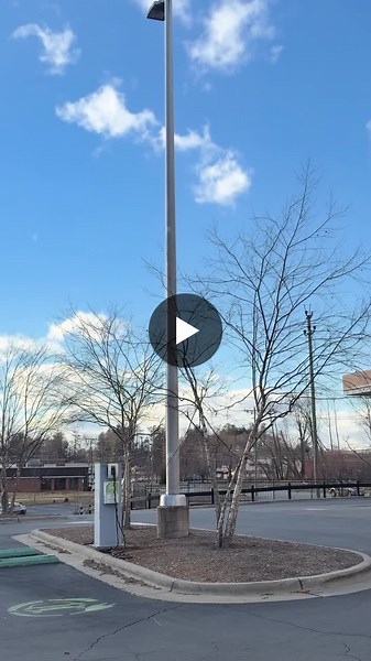 Importantance of good pole base and proper installations. The rattling you hear is the alum pole vibrating and rattling in wind! 20-40 miles per wind gusts There is a reason why there are pole… | Nathan Marks