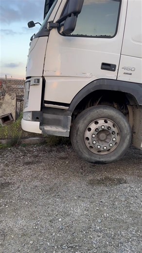 TOWING ASMR #fyp #scania #v8 #truck #towing TikTok