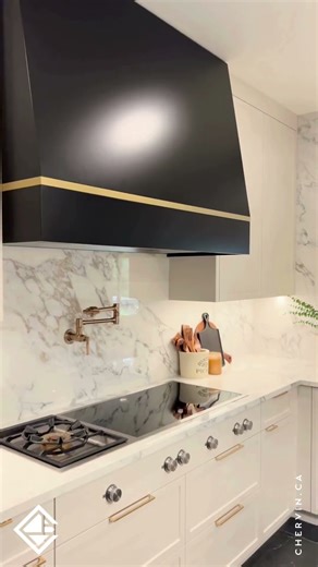 Creamy and Dreamy Transitional Kitchen – Greige, Walnut, and Black Cabinetry