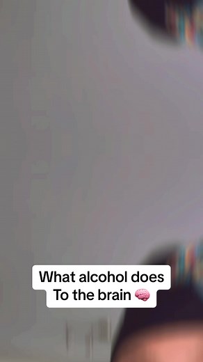 This is what chronic alcohol use does to the brain. #medical #quitdrinking #sober #soberlife #alcoholfreejourney #neuroscience #medical #doctor #brain #medtok | Dr.Z Neurosurgery | Facebook