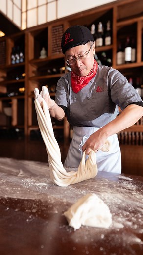 Dragon House on Instagram: "Everybody wants this 😍✨ From fresh ingredients to masterful craftsmanship, watch as every piece is made to perfection. Tradition meets flavor in every bite, bringing you the ultimate foodie experience! Would you try it? #dragonhousehighlandvillage #chinesecuisine #bestindfw #juicydumplings #pekingduck #noodles"