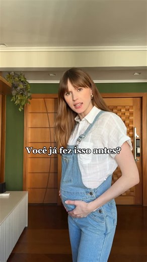Gabriella Girardi on Instagram: "A gravidinha não tem um minuto de paz! 🤣🤣 #gravida #pregnant"