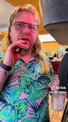 Hot blonde goes to great wall buffet in kokomo indiana #mulletreview #buffet #review #kokomoindiana #indiana