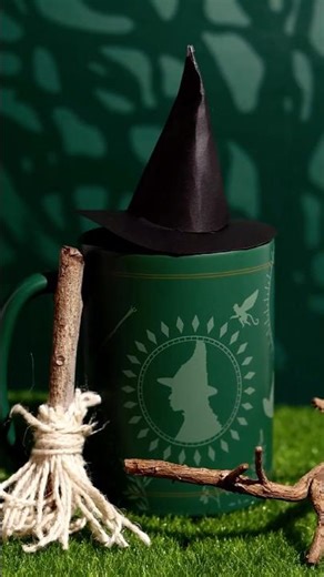 Wicked Typo Mugs #wicked #elphaba #glinda #mugs #productvideos #unboxing