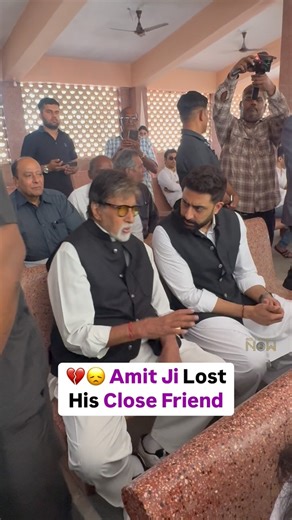 Amitabh Bachchan & Abhishek Bachchan At Funeral Of Manoj Kumar At Pawan Hans Crematorium. 💔 #amitabhbachchan #abhishekbachchan | Bollywood Now