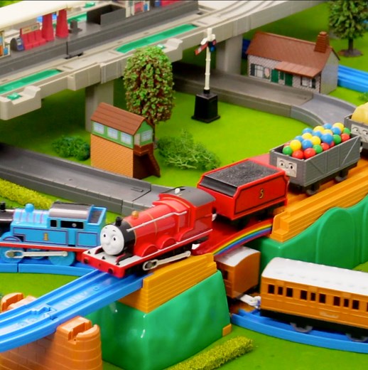 Plarail Thomas the Tank Engine the elevated railway #プラレール #toys #Plarail #thomasandfriends | TomyFanclub