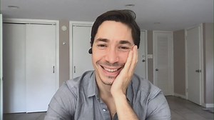 6.6K views · 96 reactions | Actor Justin Long chats with Rachael about his new movie (and directorial debut), "Lady of the Manor" + tells a funny story about the time he was compared to Brad Pitt. | Rachael Ray Show | Facebook