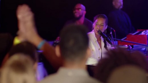 From New York, For New York 💜🗽 | Alicia Keys