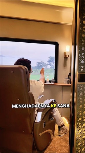 review of the most expensive train ride in Indonesia, suite compartment class