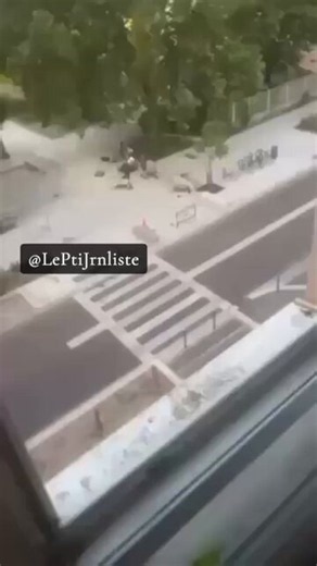 🚨LIVE:🇫🇷👮🏻‍♂️🩸Fusillade à Grenoble :Des narcotrafiquants ont publié une photo montrant une importante somme d’argent ainsi que plusieurs noms. Certains de ces noms apparaissent également dans les vidéos liées à l’assassinat.