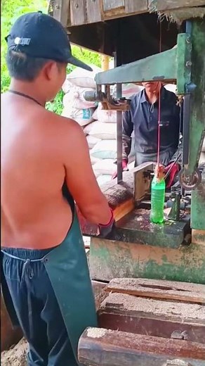 Sawing process of timber log
