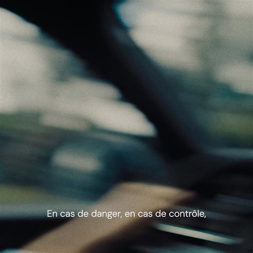 Avec son écran tactile ultra-réactif de 4 pouces, Coyote Max est l‘assistant d’aide à la conduite nouvelle génération. | Coyote France