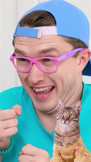 Purr-fect Lipstick Tricks for Cat Lovers! 😻💄