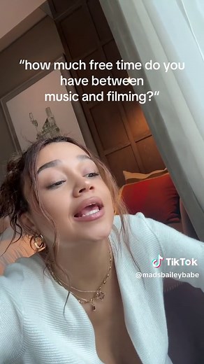 Madison Bailey - Busy Girl Hours: 30 Minute Breakdown