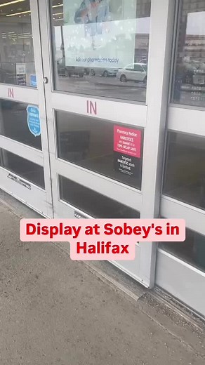 What do you think of this display?🇨🇦 Credit: @Nat 🇨🇦 Follow @northlyhalifax for Halifax content daily🇨🇦 #NMG #nmghalifax #halifax #dartmouth #sydney #novascotia #maritime #canada