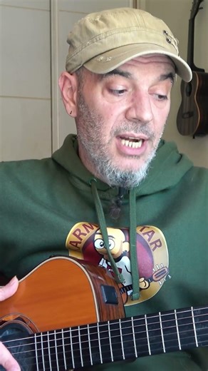 How to raise the key of a song with a capo (example: LA FLACA)