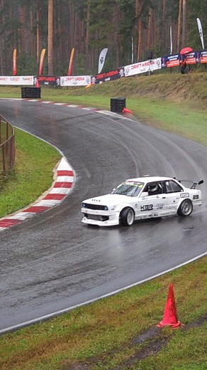 14K views · 1.8K reactions | #drift #drifting #driftcar #bmw #bmwe30 #e30 #autosport #motorsport | Aleksandr Baranovskis | Facebook