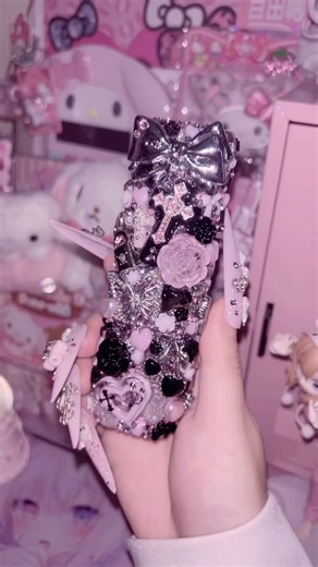 BLACK×PINK最強デコケース🎀 #地雷系 #量産型 #平成女児 #デコケース #デコパーツ #デコ電 #ハンドメイド #ゴシック #ハンドメイド作家 #handmade #kawaii