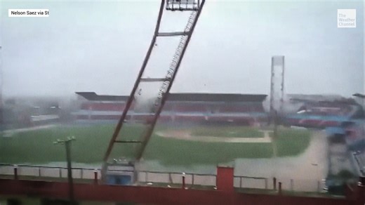 Ever wondered what it's like to stand in hurricane-force winds? The Weather Channel's Paul Goodloe suited up and stepped into LSU College of Engineering's Windstorm Impact, Science, and Engineering (WISE) Lab to find out ⬇️ | LSU