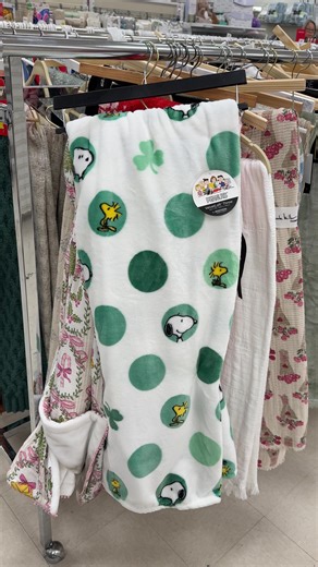 st patricks day peanuts blankets!!! 🍀💛🐢 the first green is so prettyyyy @Marshalls #berkshireblanket #snoopyfinds #snoopyblanket #marshalls