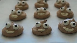 POO EMOJI MERINGUES. Because school holidays are NOT the time for being grown up 😉 RECIPE: http://trib.al/K0n2AlH | Kidspot