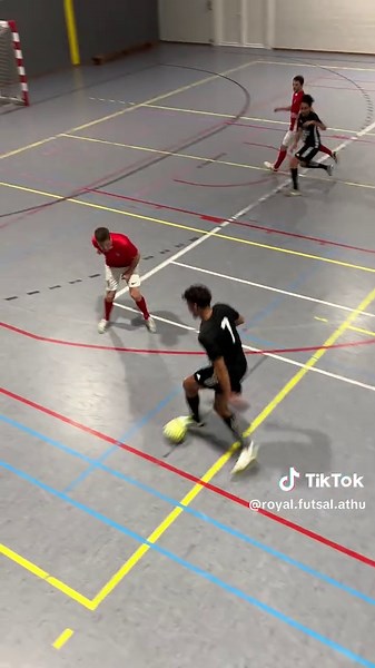 Abonne-toi pour être là dès nos débuts 😉 #futsal #footballtiktok #footballedits #ronaldo #yamal