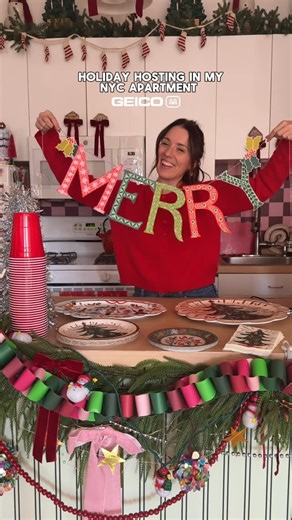 🍓CHELSEA ZEFERINA🍓 on Instagram: "Take the stress out of holiday hosting with @geico ! #GEICOpartner #ad #colorfulhome #nycapartment #maximalistchristmas"