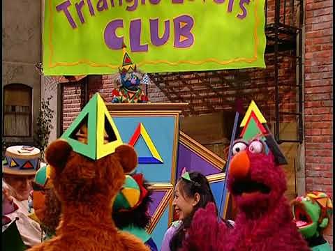 Baby Bear Triangle Lover of the Day #retrotv #throwbacktv #sesamestreet #throwbacktvmovies