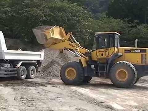 Komatsu wheel loader WA380