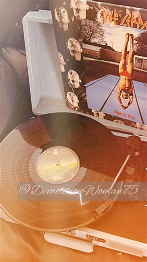 Def Leppard | High 'n' Dry (Saturday Night) (Vinyl) | Unofficial Video