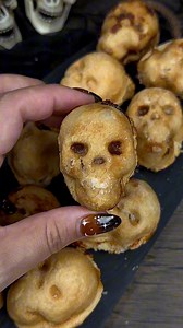 44K views · 1K reactions | Deliciously spooky mini apple pie skulls a...