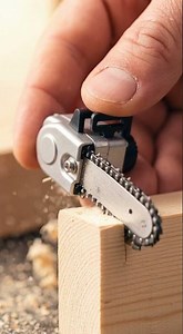 🤯 World’s Smallest Chainsaw Actually Works?! 🪚⚡