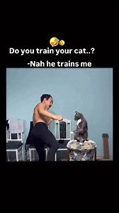 His technique is called one kitty paw style #dopemexicanmemes | Adam Garcia